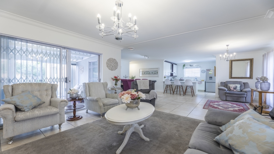 3 Bedroom Property for Sale in Sunningdale Western Cape